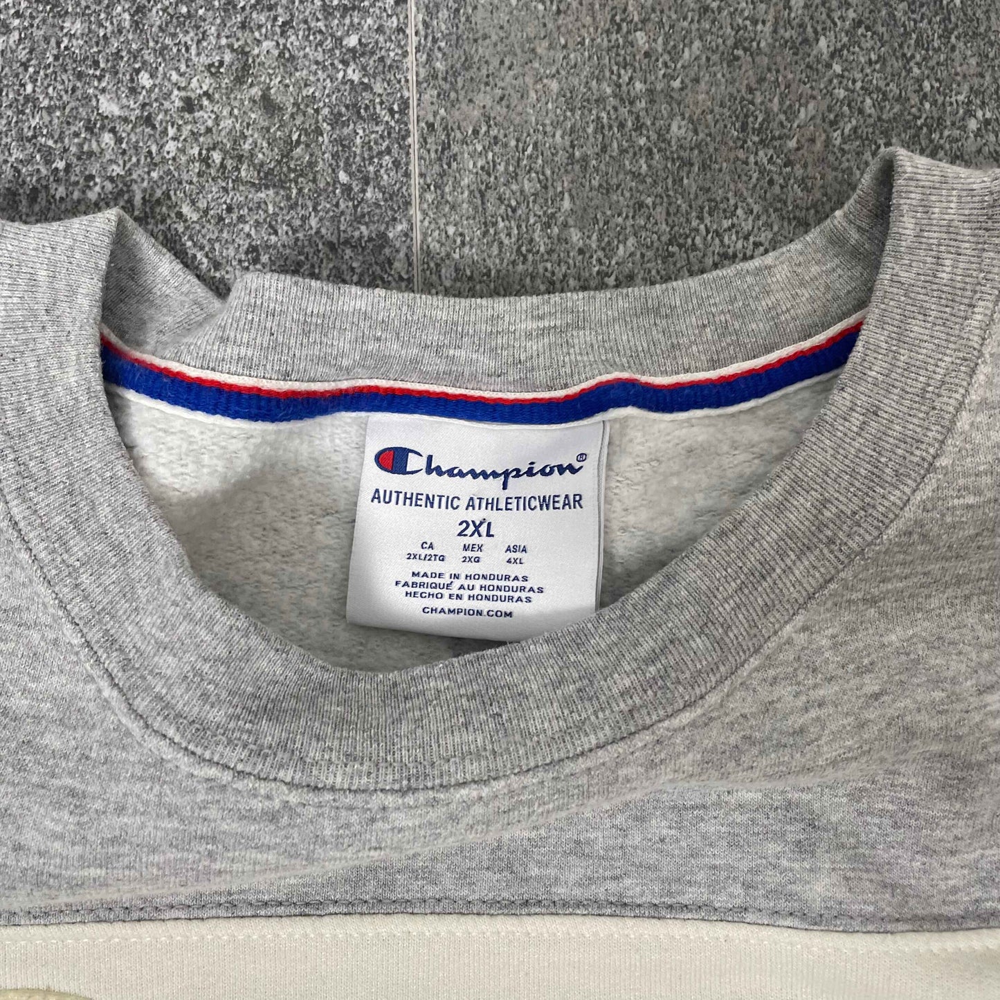 Champion Pulover