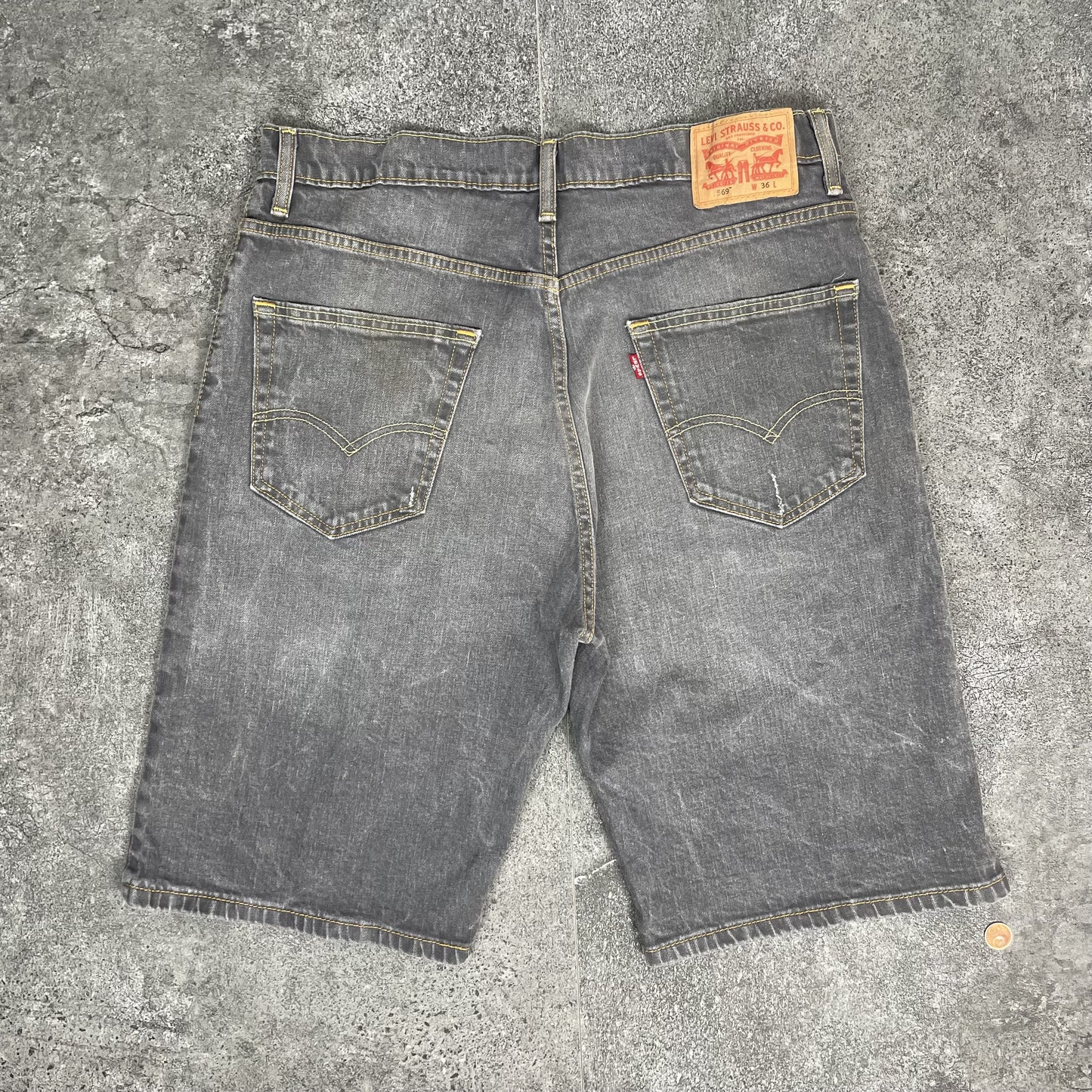 Levis Jorts 569 I L